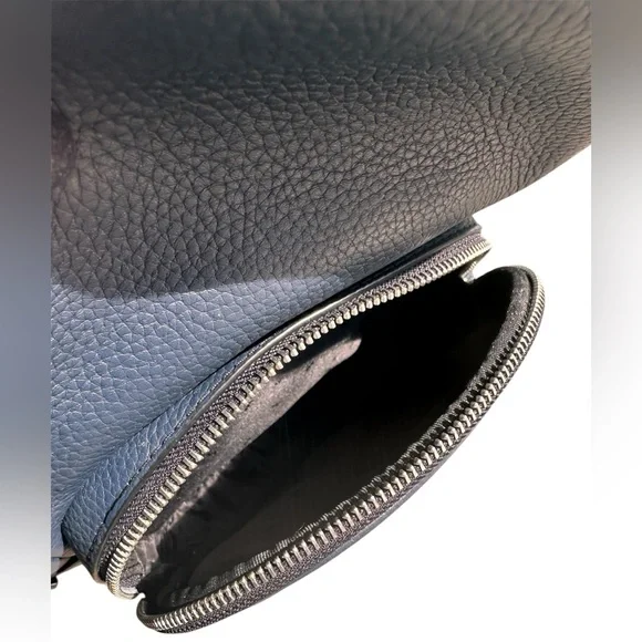 Michael Kors Cooper Sling Pack - Picture 5 of 8